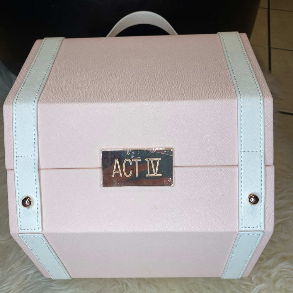 Estēe Lauder Act IV Makeup Set